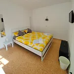 Ana\'S House - Rooms In Private Home