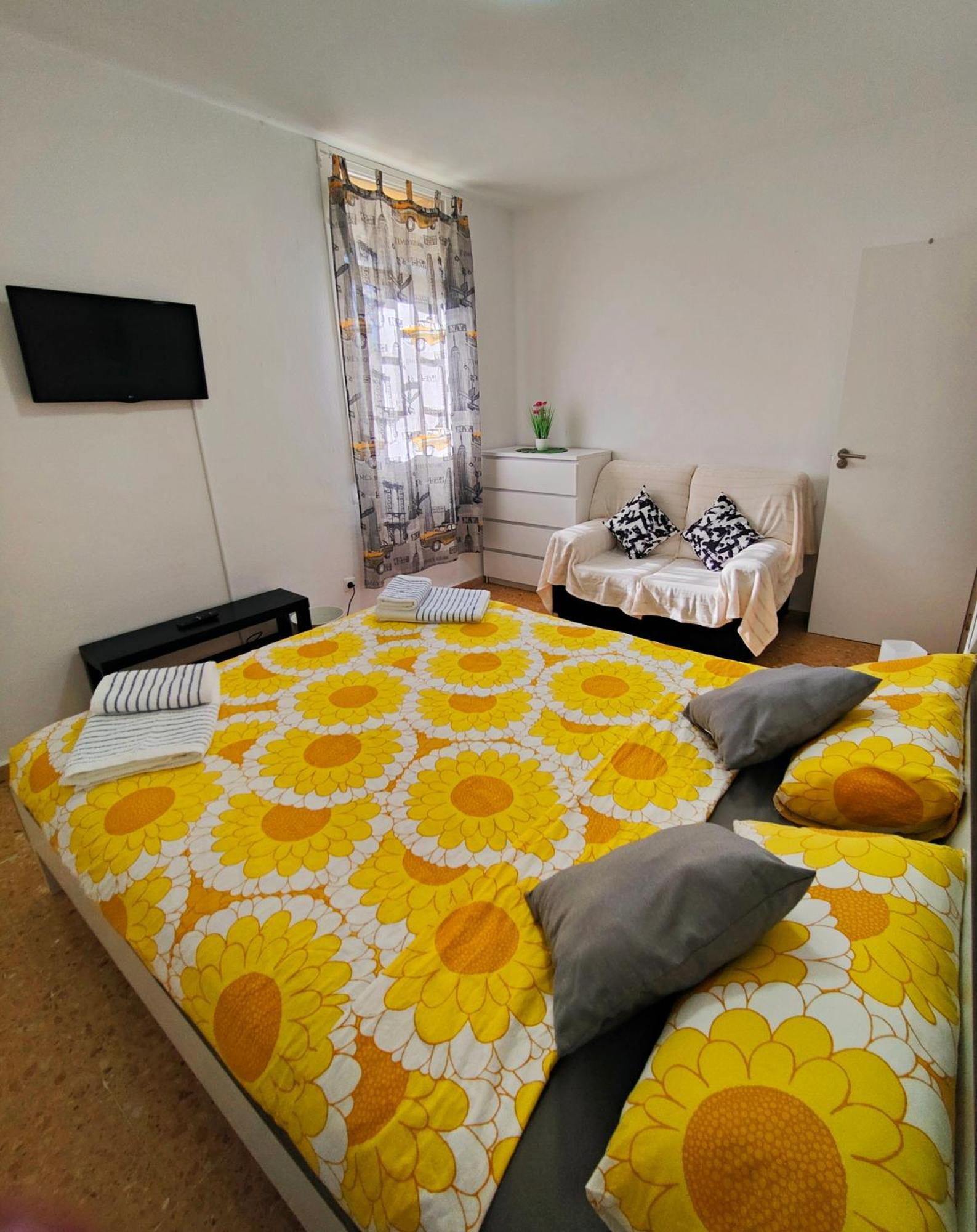 Ana's House - In Private Hostel *